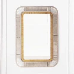 Nikole Mirror